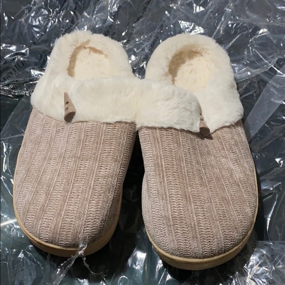 FURRY SLIPPERS - Picture 2 of 6